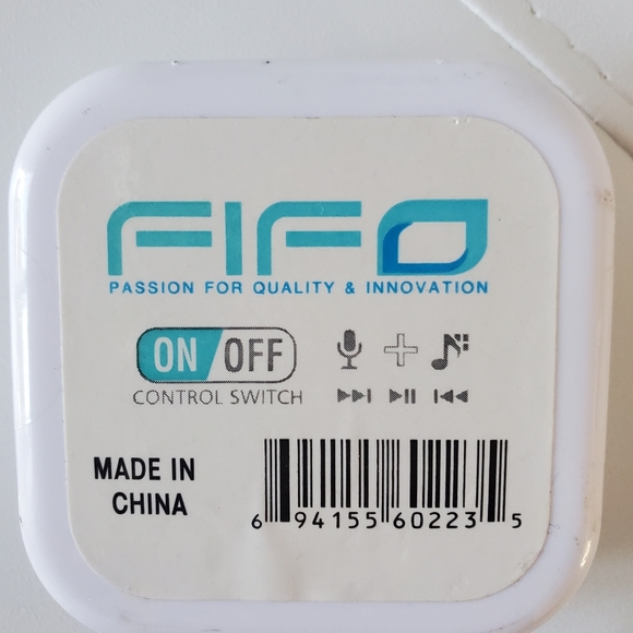 Earbuds - Picture 2 of 3